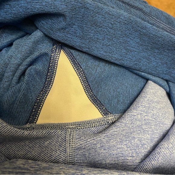 Outdoor Voices Size Small 7/8 Warmup Leggings in Navy Deep and Sea mist. - Picture 5 of 6